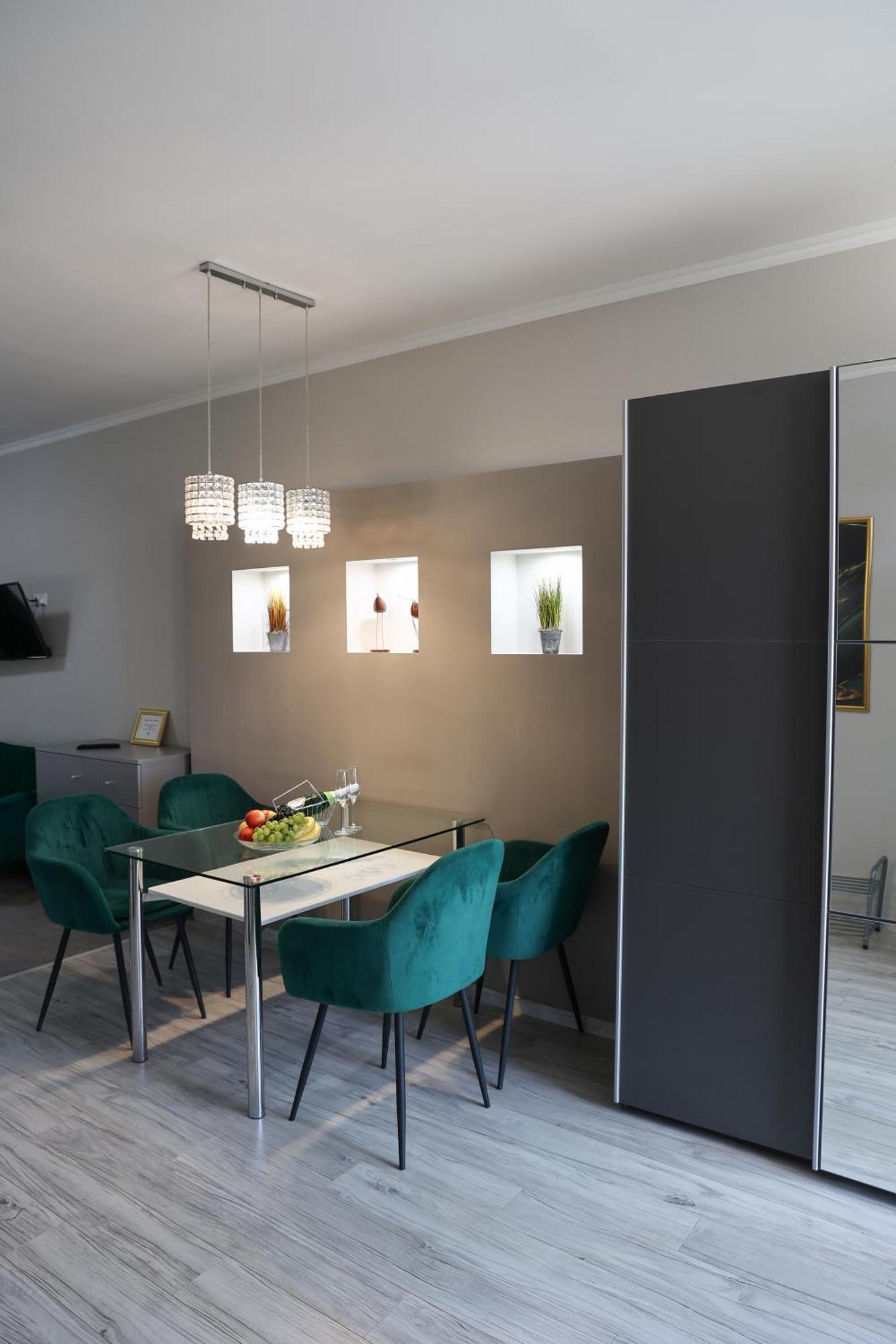 Hotel Forras Комаром Экстерьер фото