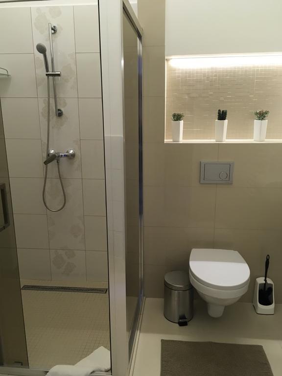 Hotel Forras Комаром Экстерьер фото